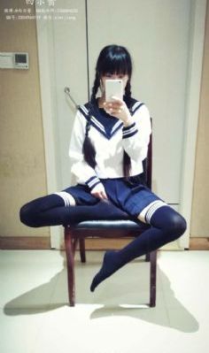 强j2:制服y惑
