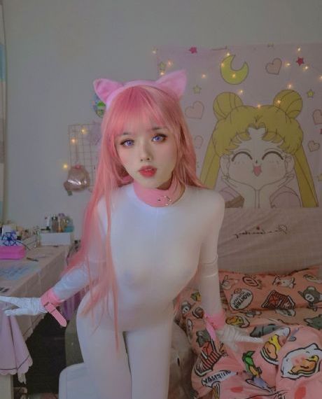 丰满双乳秘书被老板狂揉
