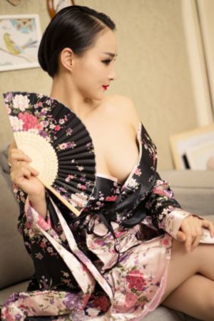 我和女同桌互摸下部