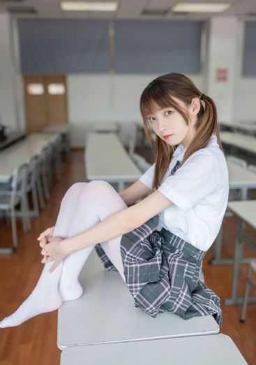 男人狂揉吃奶胸视频