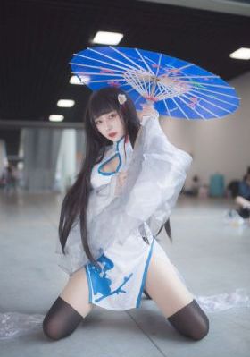丰满大胸年轻寡妇
